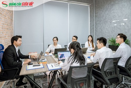 Văn phòng làm việc quảng cáo siêu tốc 1