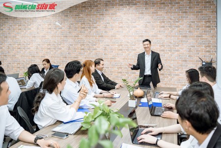 Văn phòng làm việc quảng cáo siêu tốc 6