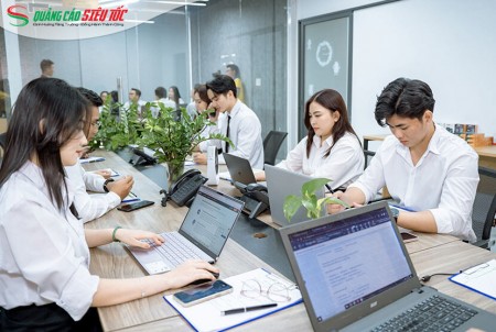 Văn phòng làm việc quảng cáo siêu tốc 8