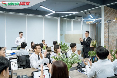 Văn phòng làm việc quảng cáo siêu tốc 03 Văn phòng làm việc quảng cáo siêu tốc 03