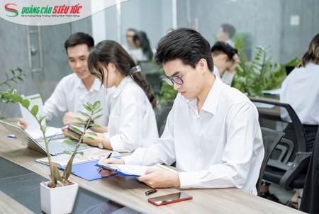 Văn phòng làm việc quảng cáo siêu tốc 07 Văn phòng làm việc quảng cáo siêu tốc 07