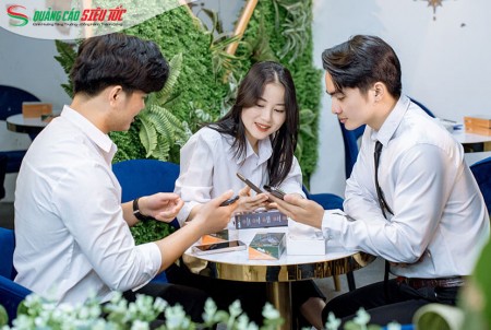 Văn phòng làm việc quảng cáo siêu tốc 12