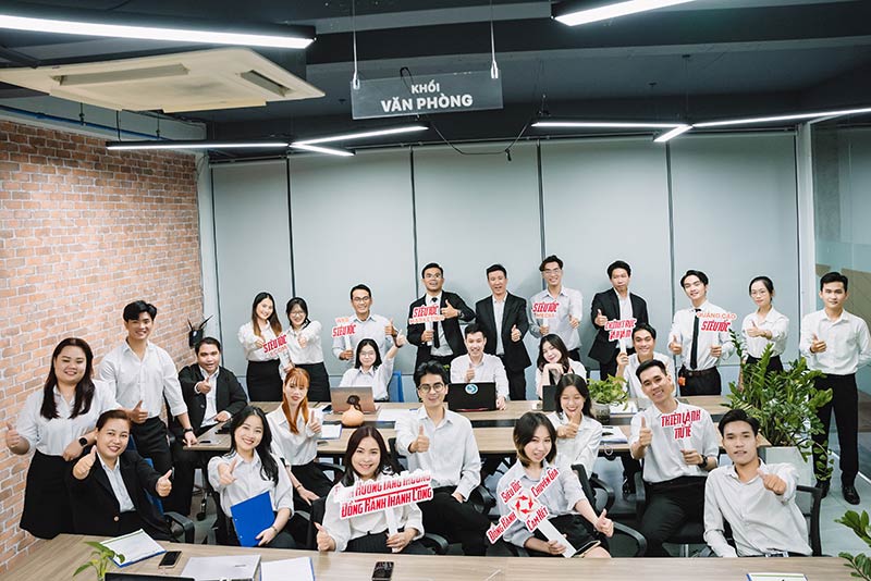 Coo Lâm Tuyến đạt giải thưởng nhân viên xuất sắc cùng team Quảng Cáo Siêu Tốc Coo Lâm Tuyến đạt giải thưởng nhân viên xuất sắc cùng team Quảng Cáo Siêu Tốc