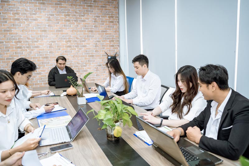 Luna Thu Nhung tham gia thảo luận ý tưởng kế hoạch Cốc Cốc Ads