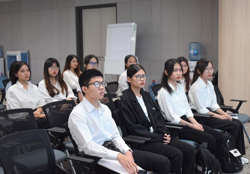 Elara Mỹ Linh tham gia hội thảo bàn luận về những xu hướng Youtube Ads mới nhất