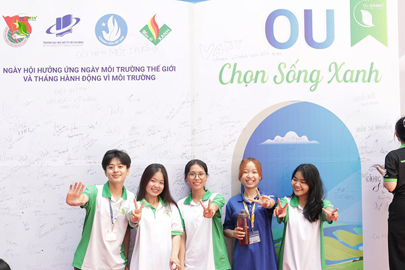 Felicity Phạm My tham gia hoạt động CLB OU Green Plus Đại Học Mở TPHCM