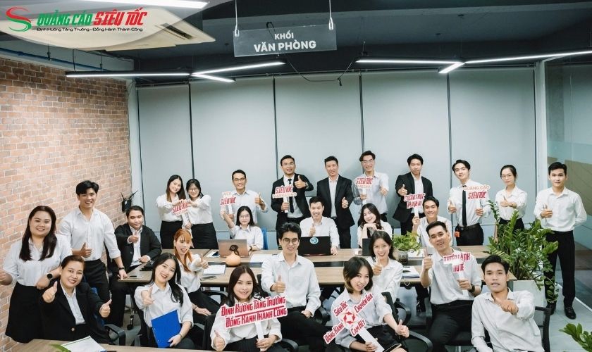 Đội ngũ nhân sự Quảng Cáo Siêu Tốc