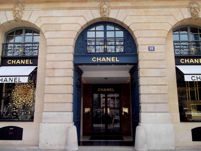 Dịch vụ chăm sóc khách hàng của Chanel